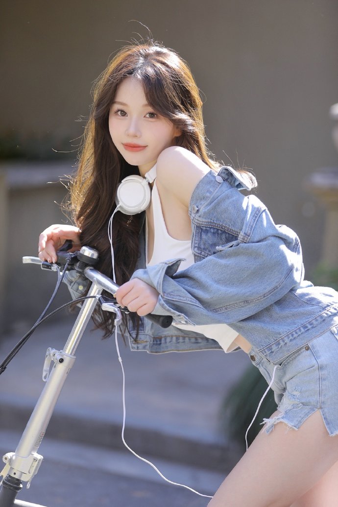 后窗 封面